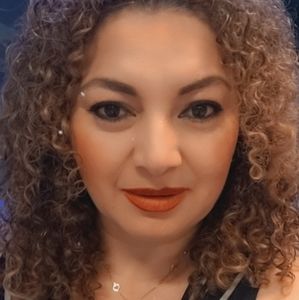 Meet your Posher, Xiomara